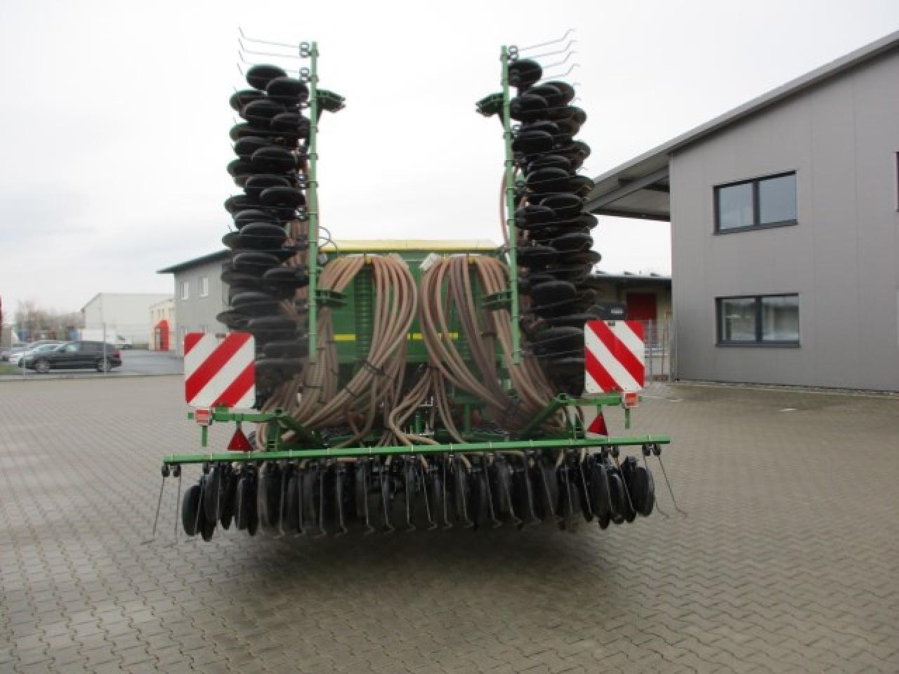 John Deere 740 A Isobus - معدات بذار: صور 3 John Deere 740 A Isobus - معدات بذار: صور 3