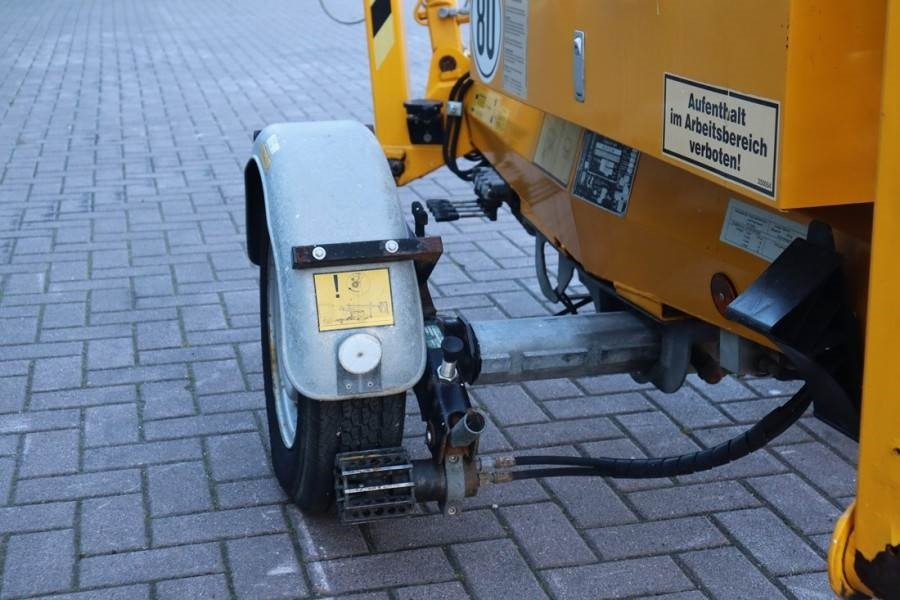 Denka-Lift JR12 Electric, 12m Working Height, 6.7m Reach, 120 - منصة العمل الجوية مقطورة: صور 3 Denka-Lift JR12 Electric, 12m Working Height, 6.7m Reach, 120 - منصة العمل الجوية مقطورة: صور 3