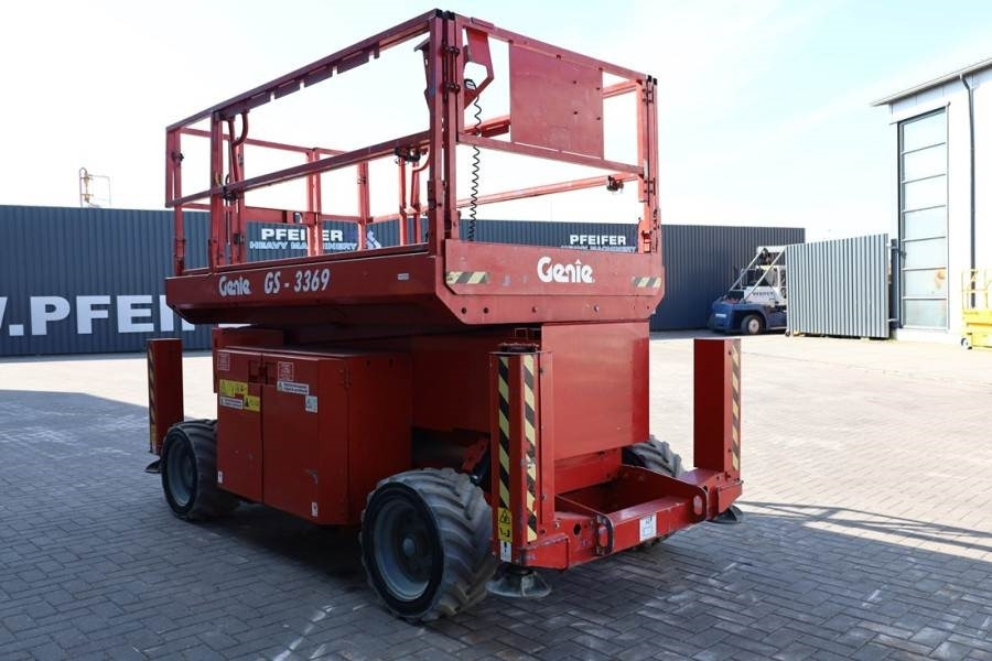 Genie GS3369DC Electric, 11.9m Working Height, 454kg Cap  إيجار Genie GS3369DC Electric, 11.9m Working Height, 454kg Cap: صور 7