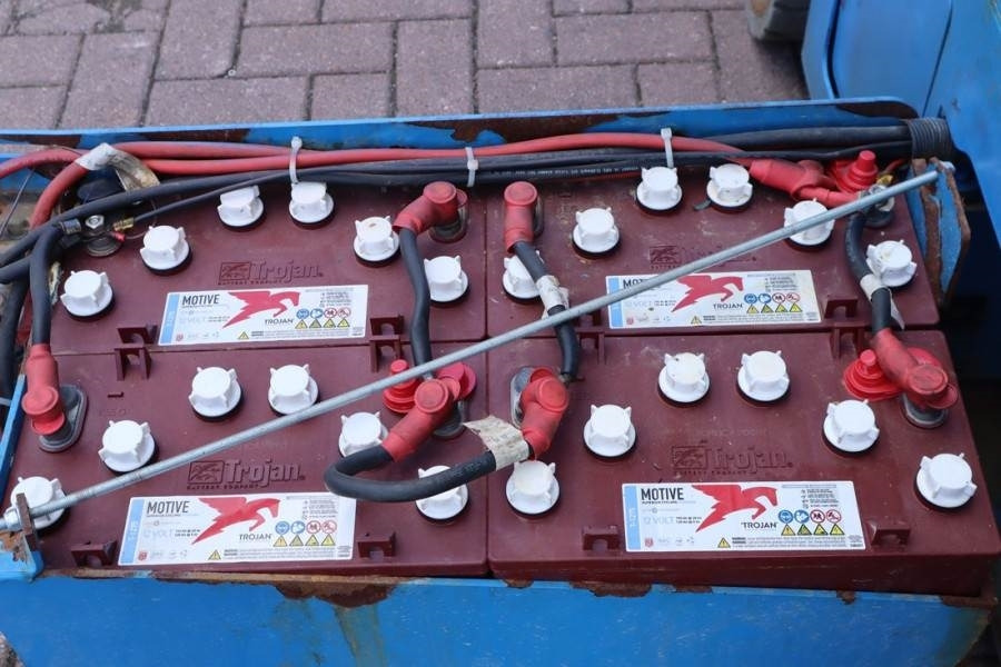 Genie GS4047 Electric, 14m Working Height, 350kg Capacit - رافعات مقصية: صور 4 Genie GS4047 Electric, 14m Working Height, 350kg Capacit - رافعات مقصية: صور 4