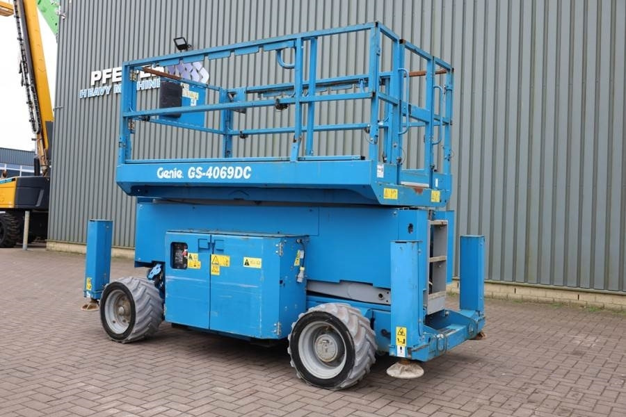 رافعات مقصية Genie GS4069 Electric, 14m Working Height, 363kg Capacit: صور 8 رافعات مقصية Genie GS4069 Electric, 14m Working Height, 363kg Capacit: صور 8
