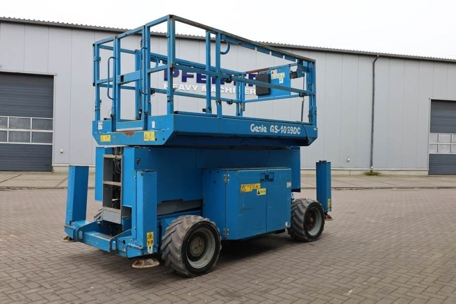 Genie GS4069 Electric, 14m Working Height, 363kg Capacit - رافعات مقصية: صور 2 Genie GS4069 Electric, 14m Working Height, 363kg Capacit - رافعات مقصية: صور 2