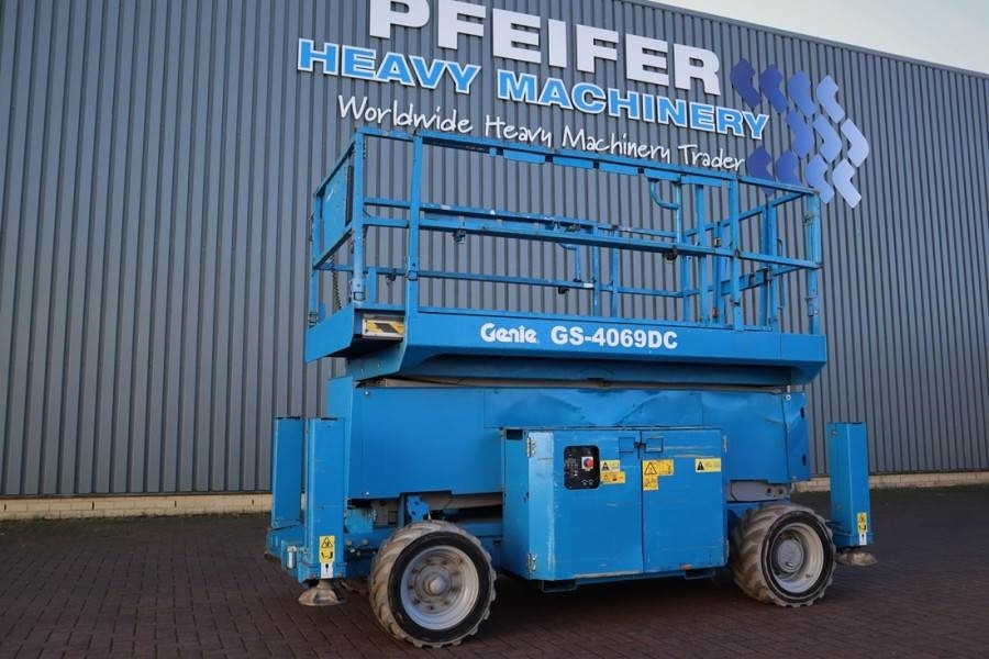 Genie GS4069 Electric, 14m Working Height, 363kg Capacit - رافعات مقصية: صور 1 Genie GS4069 Electric, 14m Working Height, 363kg Capacit - رافعات مقصية: صور 1
