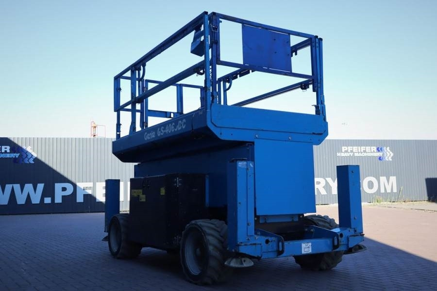 رافعات مقصية Genie GS4069DC Electric, 14m Working Height, 363kg Capac: صور 9