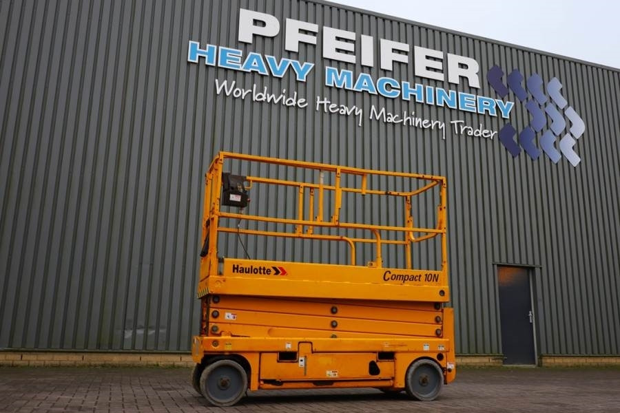 Haulotte Compact 10N As-Is, Electric, 10m Working Height, 2 - رافعات مقصية: صور 1 Haulotte Compact 10N As-Is, Electric, 10m Working Height, 2 - رافعات مقصية: صور 1