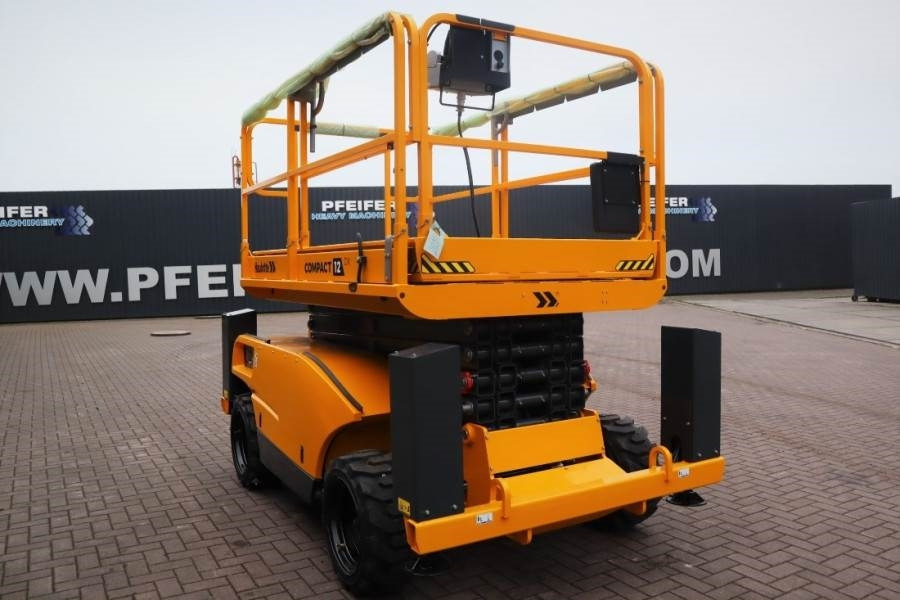 Haulotte Compact 12DX Valid Inspection, *Guarantee! Diesel, - رافعات مقصية: صور 5 Haulotte Compact 12DX Valid Inspection, *Guarantee! Diesel, - رافعات مقصية: صور 5