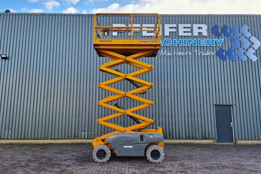 Haulotte Compact 12RTE Electric, 12m Working Height, 450kg - رافعات مقصية: صور 2 Haulotte Compact 12RTE Electric, 12m Working Height, 450kg - رافعات مقصية: صور 2