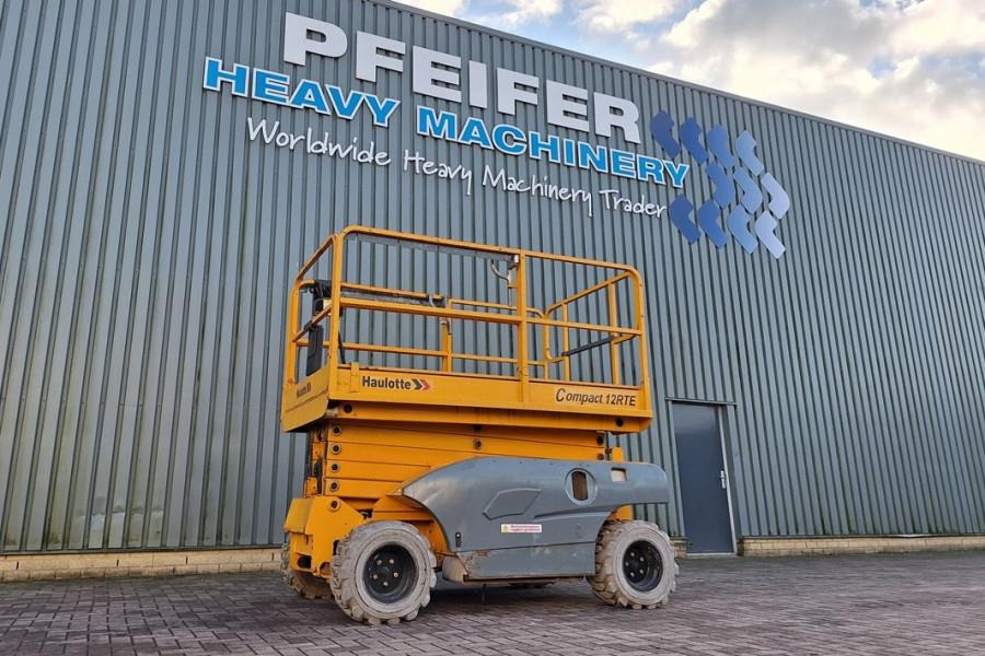 Haulotte Compact 12RTE Electric, 12m Working Height, 450kg - رافعات مقصية: صور 1 Haulotte Compact 12RTE Electric, 12m Working Height, 450kg - رافعات مقصية: صور 1