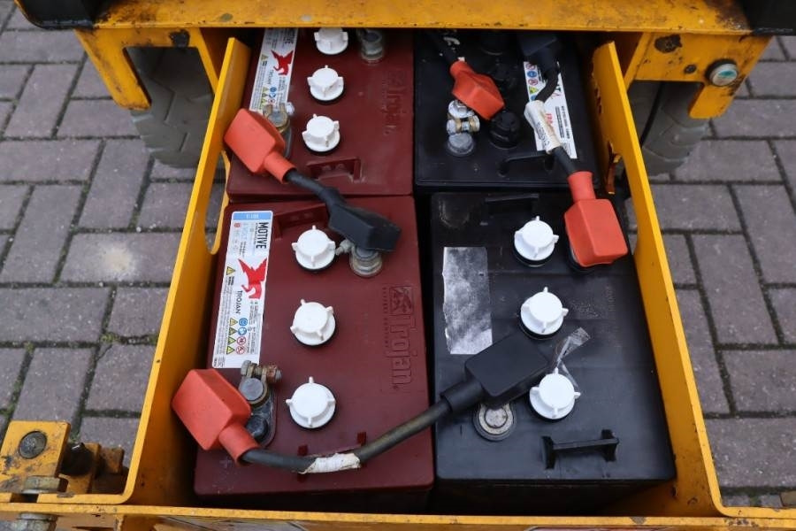 Haulotte Compact 8 Electric, 8.2m Working Height, 350kg Cap - رافعات مقصية: صور 5 Haulotte Compact 8 Electric, 8.2m Working Height, 350kg Cap - رافعات مقصية: صور 5