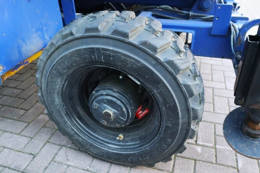 Haulotte H15SX New Tyres, Diesel, 4x4 Drive, 15 Working Hei - رافعات مقصية: صور 4 Haulotte H15SX New Tyres, Diesel, 4x4 Drive, 15 Working Hei - رافعات مقصية: صور 4