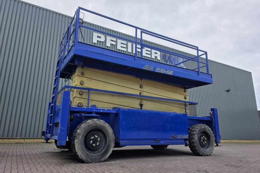 JLG 210-25 Diesel, 4x4 Drive, 23m Working Height, 1000 - رافعات مقصية: صور 1 JLG 210-25 Diesel, 4x4 Drive, 23m Working Height, 1000 - رافعات مقصية: صور 1