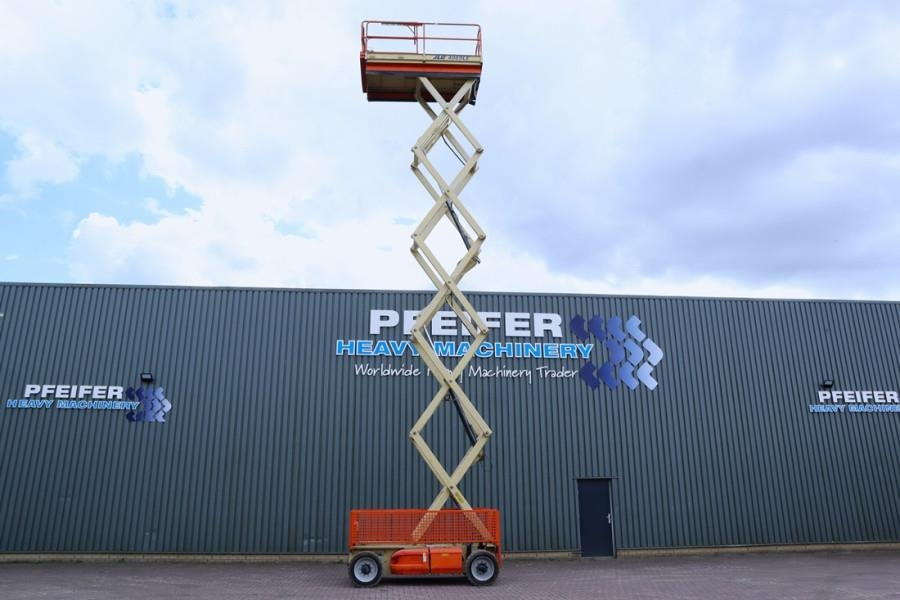 JLG 4069LE Electric, 14.2m Working Height, 360kg Capac - رافعات مقصية: صور 3 JLG 4069LE Electric, 14.2m Working Height, 360kg Capac - رافعات مقصية: صور 3