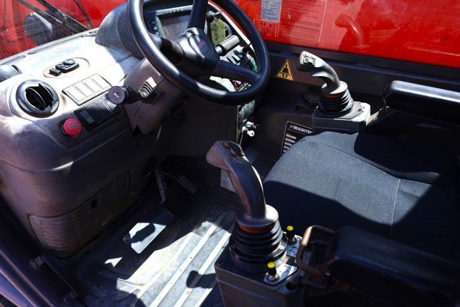Manitou MRT3050 PRIVILEGE Diesel, 4x4 Drive And 4-Wheel St - رافعة تلسكوبية: صور 4 Manitou MRT3050 PRIVILEGE Diesel, 4x4 Drive And 4-Wheel St - رافعة تلسكوبية: صور 4