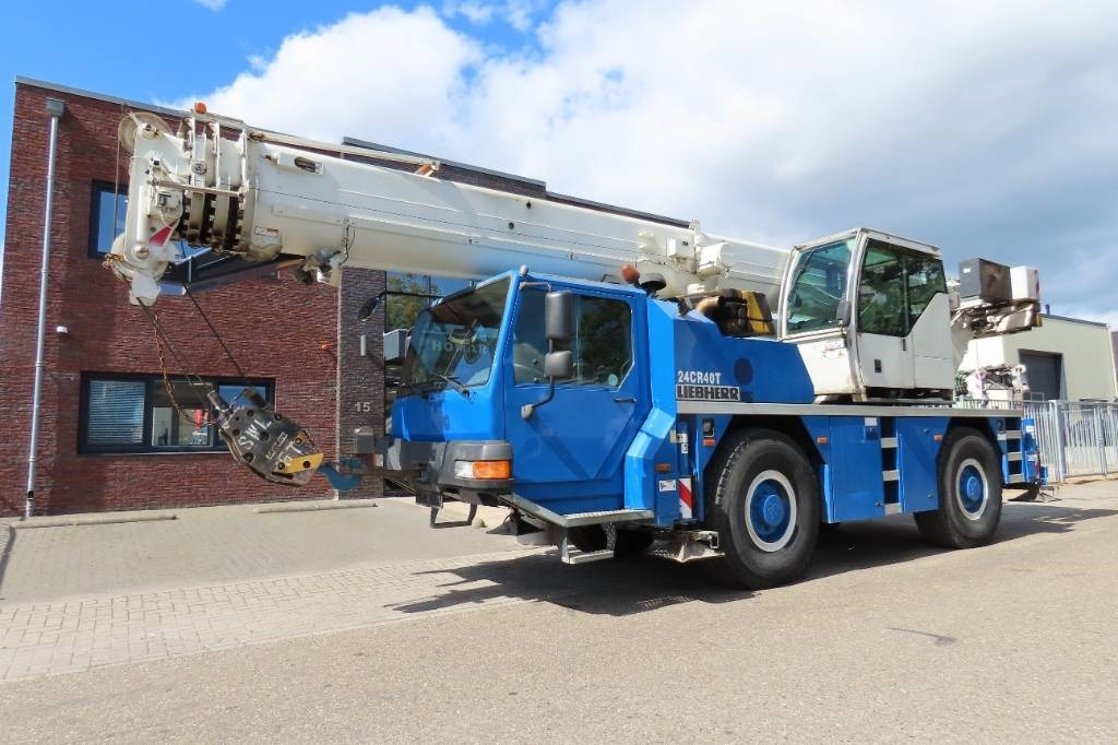 Liebherr LTM 1040-2.1 - رافعة لجميع التضاريس: صور 1 Liebherr LTM 1040-2.1 - رافعة لجميع التضاريس: صور 1