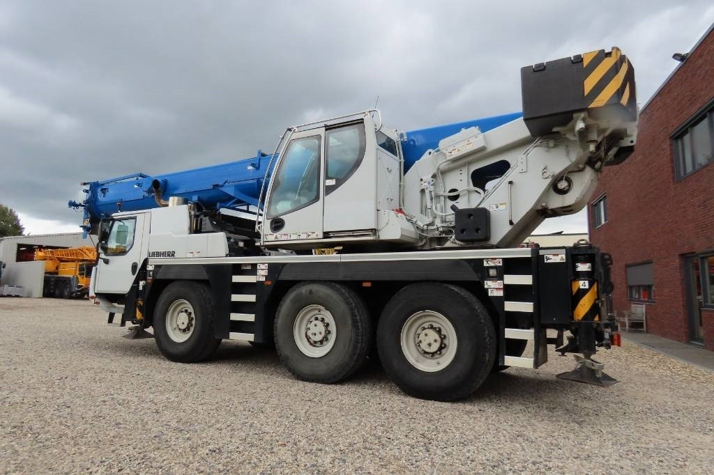 Liebherr LTM 1050-3.1 - رافعة لجميع التضاريس: صور 4 Liebherr LTM 1050-3.1 - رافعة لجميع التضاريس: صور 4