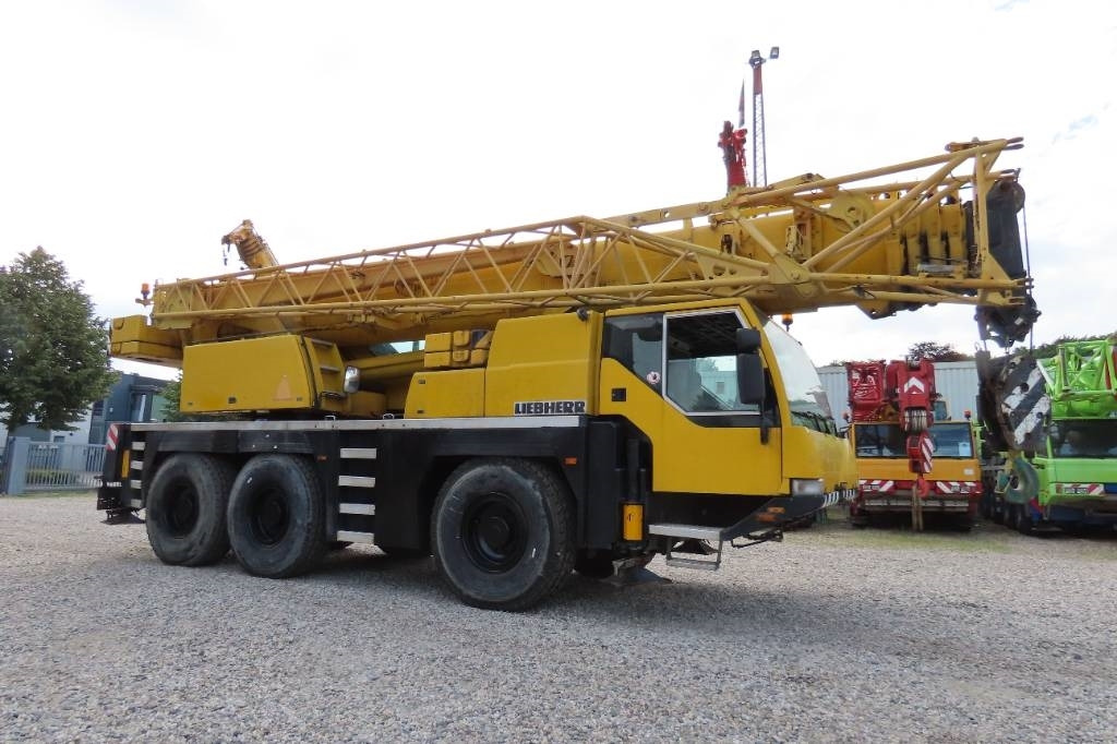 Liebherr LTM 1055-1 - رافعة لجميع التضاريس: صور 2 Liebherr LTM 1055-1 - رافعة لجميع التضاريس: صور 2