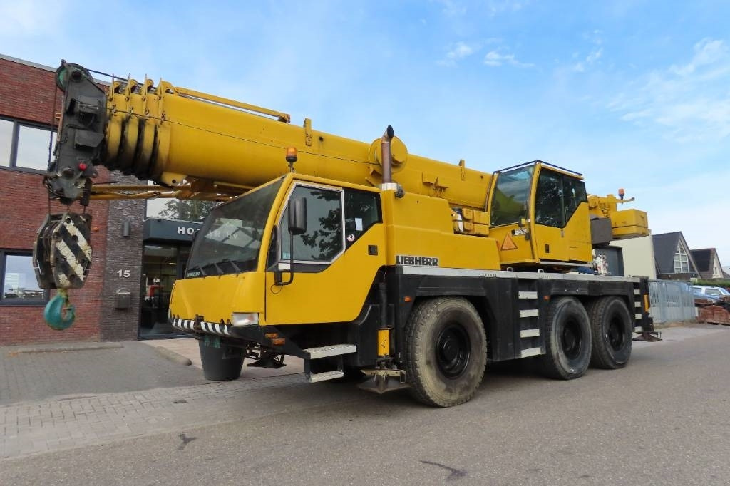 Liebherr LTM 1055-1 - رافعة لجميع التضاريس: صور 1 Liebherr LTM 1055-1 - رافعة لجميع التضاريس: صور 1