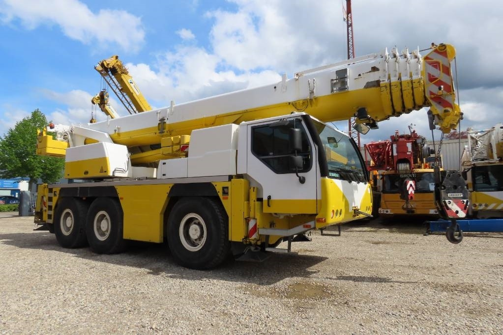 Liebherr LTM 1055-3.2 - رافعة لجميع التضاريس: صور 2 Liebherr LTM 1055-3.2 - رافعة لجميع التضاريس: صور 2
