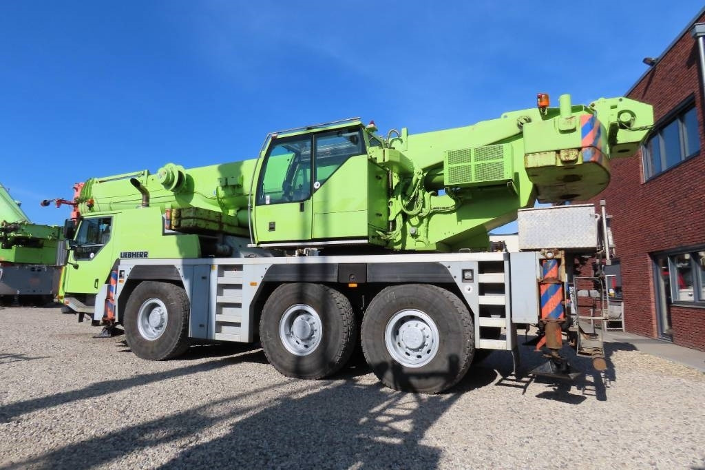 Liebherr LTM 1055-3.2 - رافعة لجميع التضاريس: صور 4 Liebherr LTM 1055-3.2 - رافعة لجميع التضاريس: صور 4