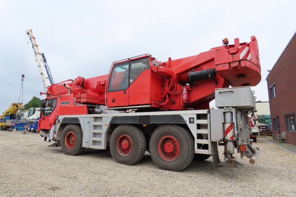 Liebherr LTM 1055-3.2 - رافعة لجميع التضاريس: صور 4 Liebherr LTM 1055-3.2 - رافعة لجميع التضاريس: صور 4