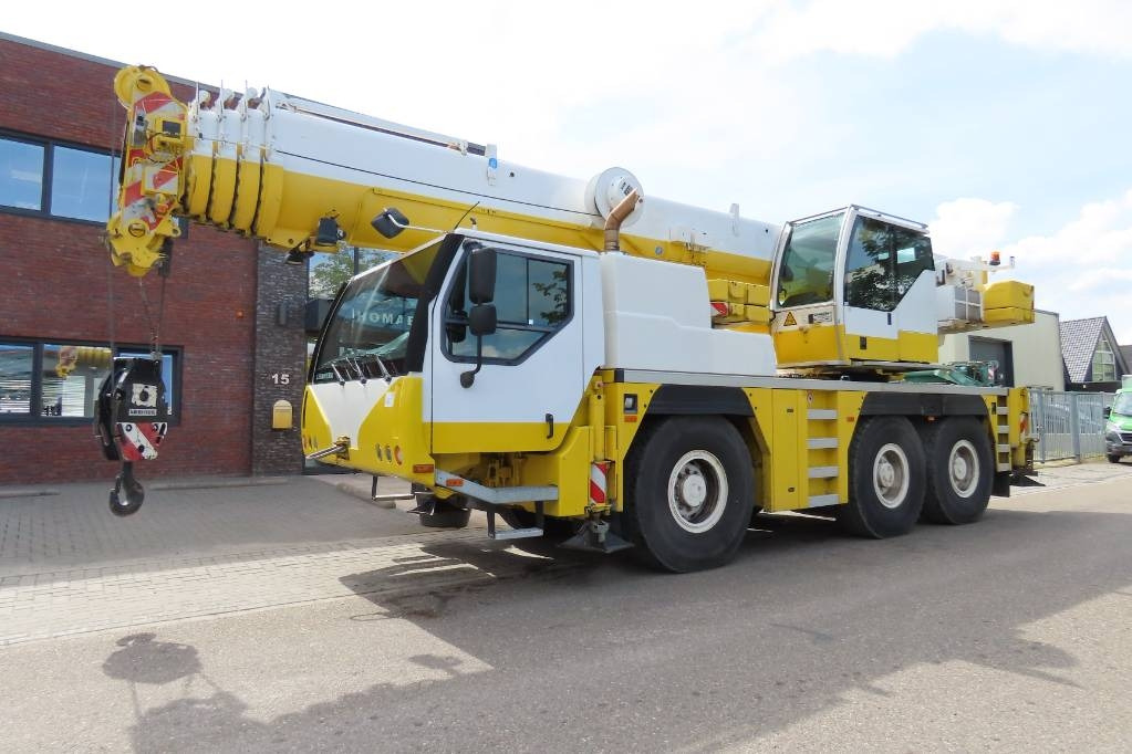 Liebherr LTM 1055-3.2 - رافعة لجميع التضاريس: صور 1 Liebherr LTM 1055-3.2 - رافعة لجميع التضاريس: صور 1
