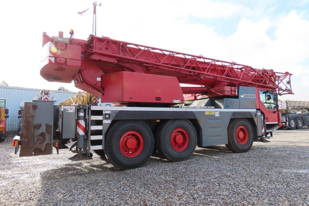 Liebherr LTM 1055-3.2 - رافعة لجميع التضاريس: صور 3 Liebherr LTM 1055-3.2 - رافعة لجميع التضاريس: صور 3