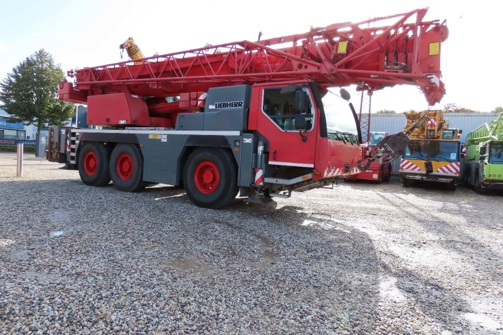 Liebherr LTM 1055-3.2 - رافعة لجميع التضاريس: صور 2 Liebherr LTM 1055-3.2 - رافعة لجميع التضاريس: صور 2
