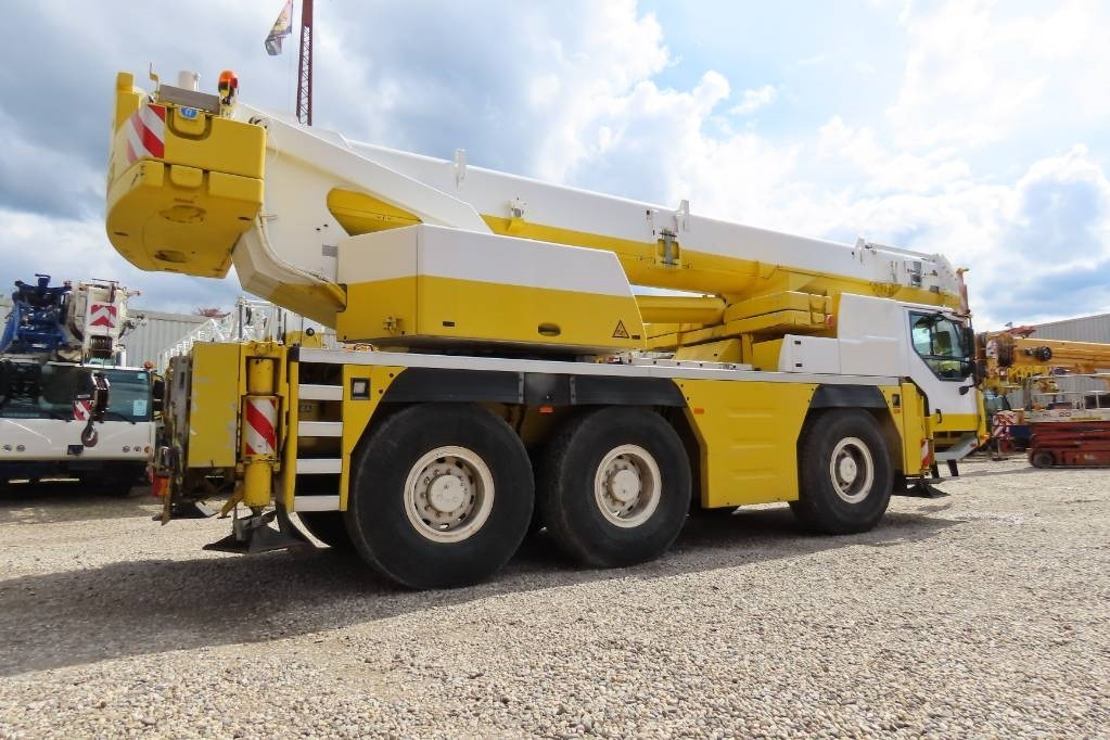 Liebherr LTM 1055-3.2 - رافعة لجميع التضاريس: صور 3 Liebherr LTM 1055-3.2 - رافعة لجميع التضاريس: صور 3