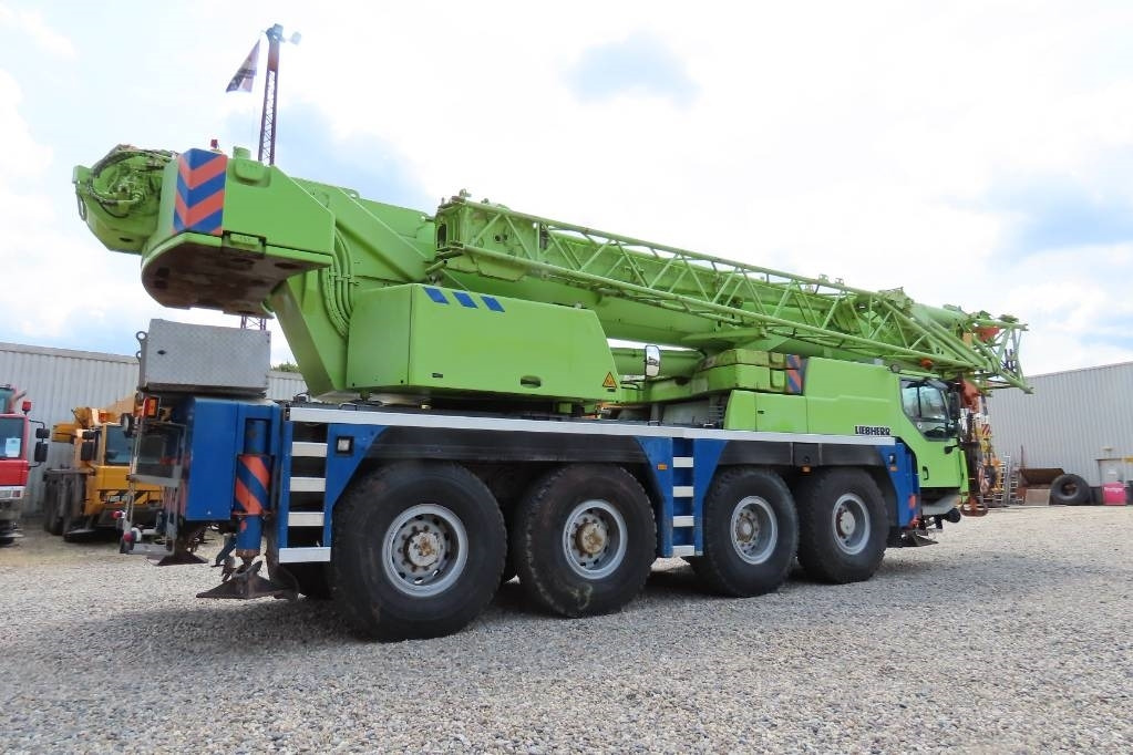 Liebherr LTM 1070-4.1 - رافعة لجميع التضاريس: صور 3 Liebherr LTM 1070-4.1 - رافعة لجميع التضاريس: صور 3