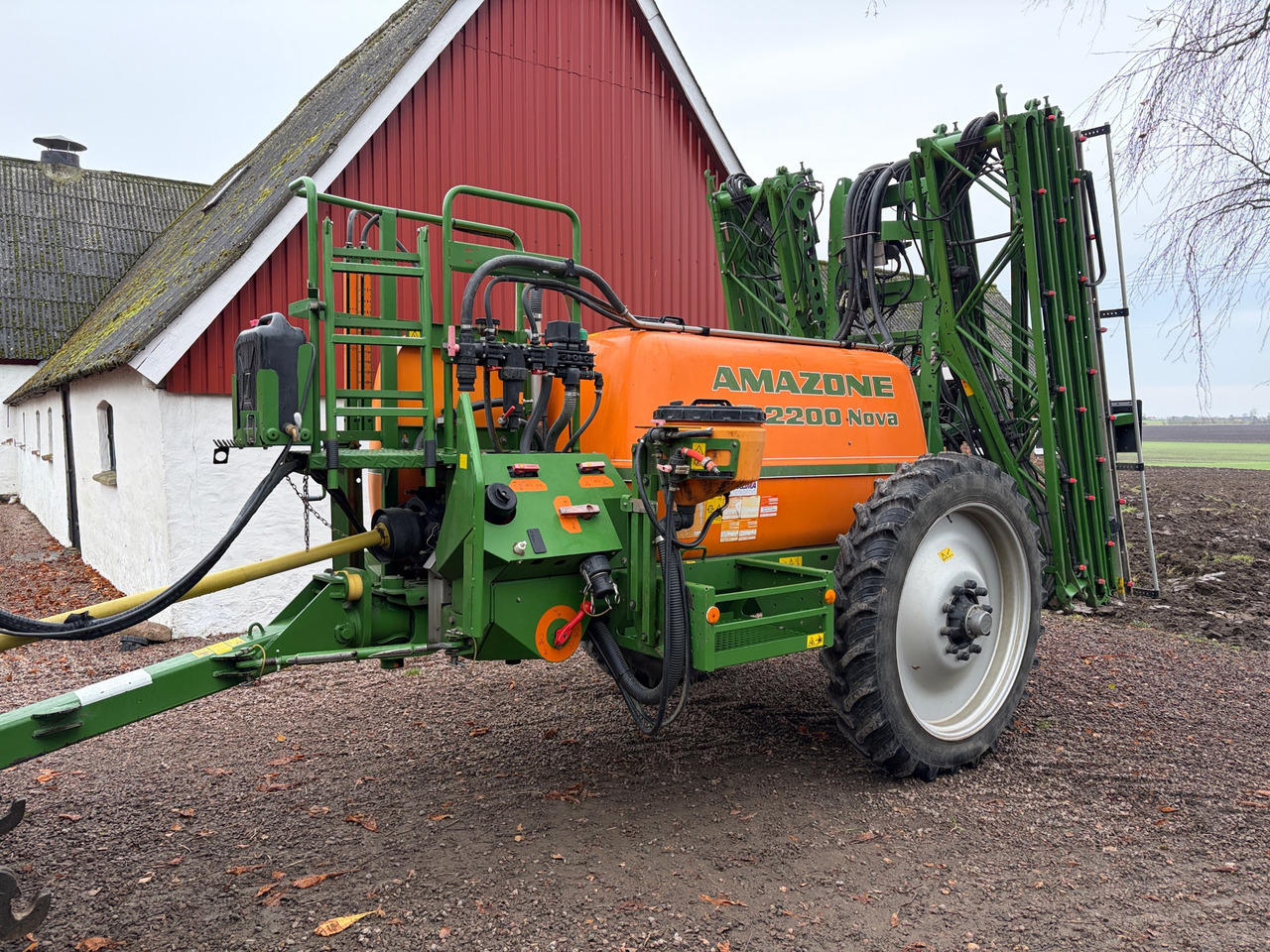 Amazone UG 2200 Nova - آلة الرش المقطورة: صور 1 Amazone UG 2200 Nova - آلة الرش المقطورة: صور 1