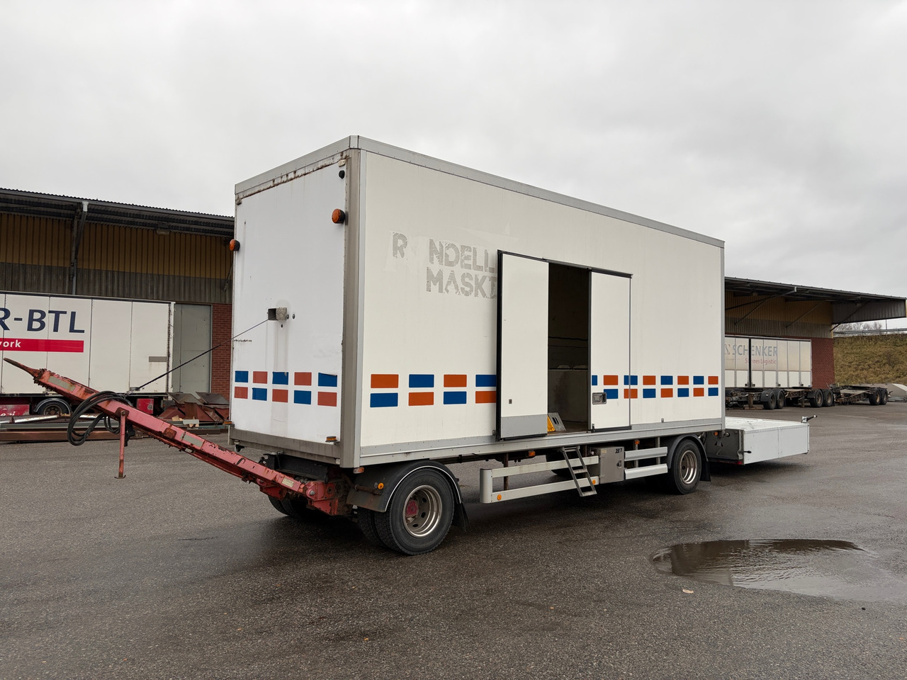 Berlex - بصندوق مغلق مقطورة: صور 1 Berlex - بصندوق مغلق مقطورة: صور 1