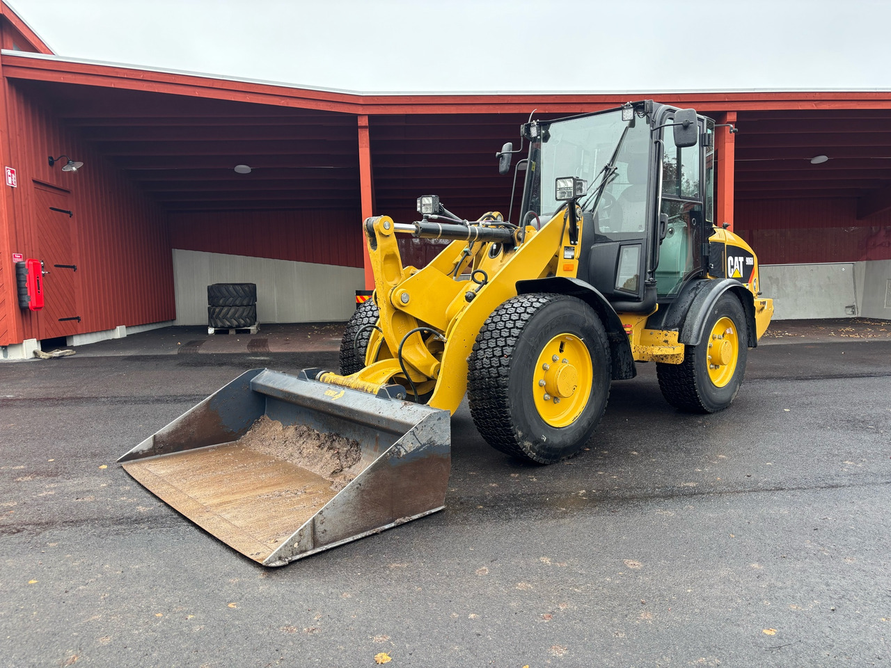 CAT 906H - اللودر بعجل: صور 1 CAT 906H - اللودر بعجل: صور 1