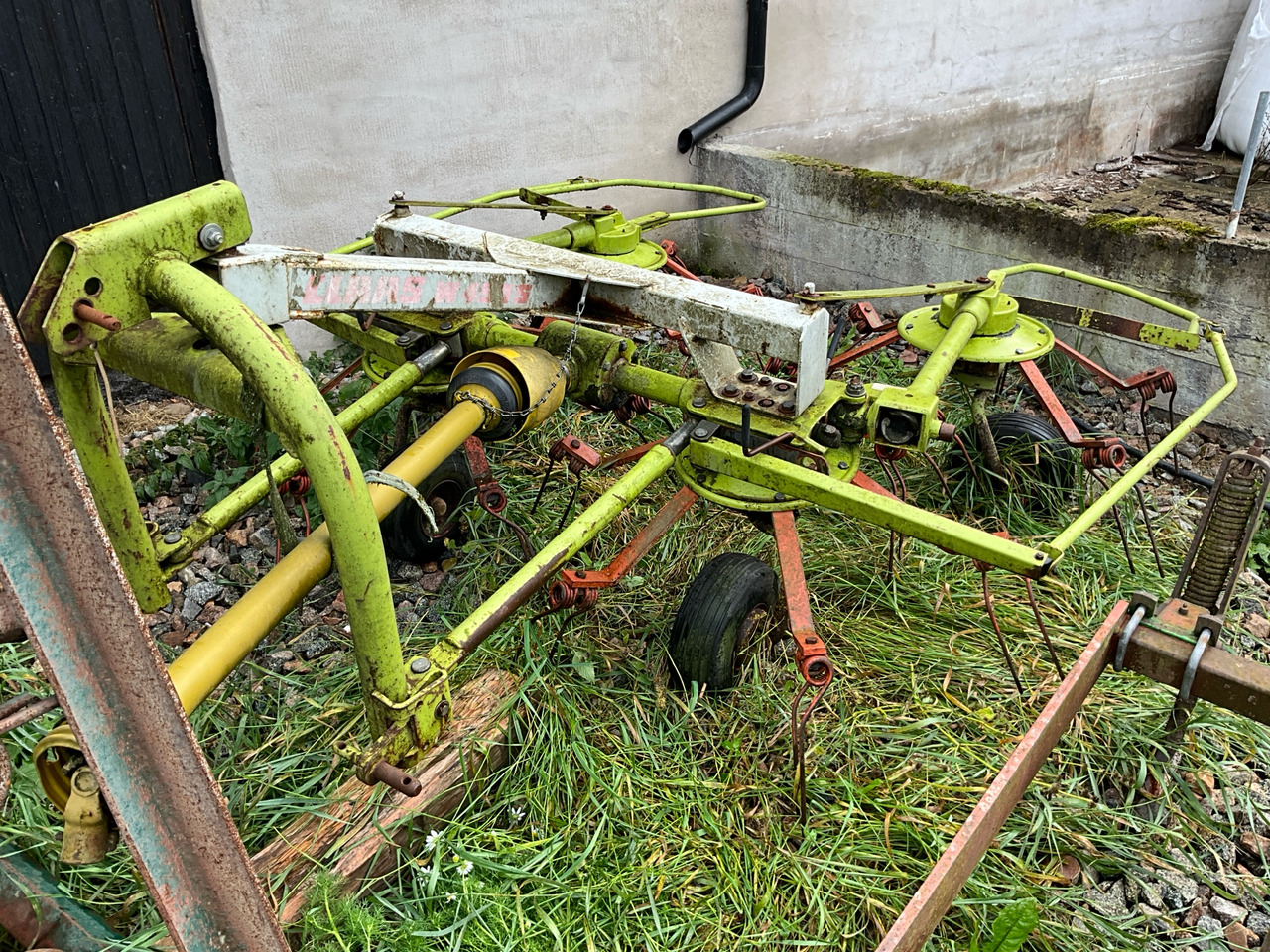 Claas W 450 S - لمّامَة القش: صور 1 Claas W 450 S - لمّامَة القش: صور 1