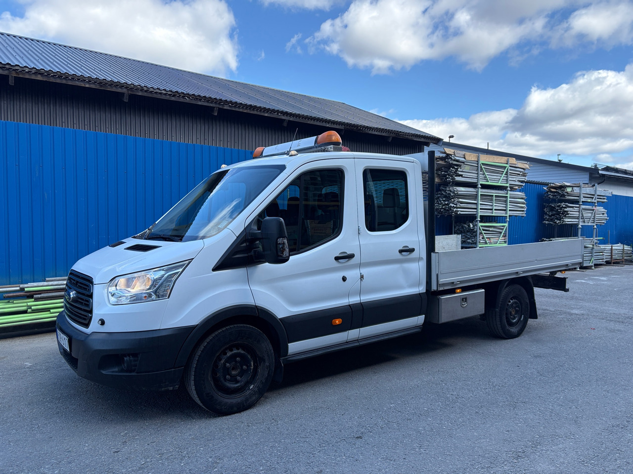 Ford Transit 350 - شاحنة كرين: صور 1 Ford Transit 350 - شاحنة كرين: صور 1