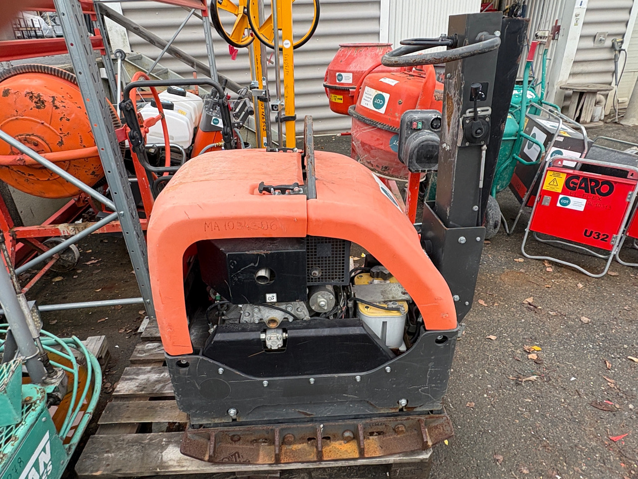 Husqvarna LG504 - صفائح اهتزازية: صور 1 Husqvarna LG504 - صفائح اهتزازية: صور 1