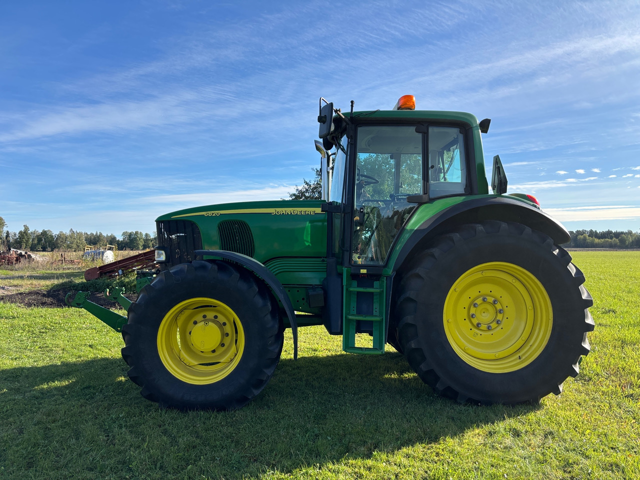 John Deere 6820 - جرار: صور 1 John Deere 6820 - جرار: صور 1