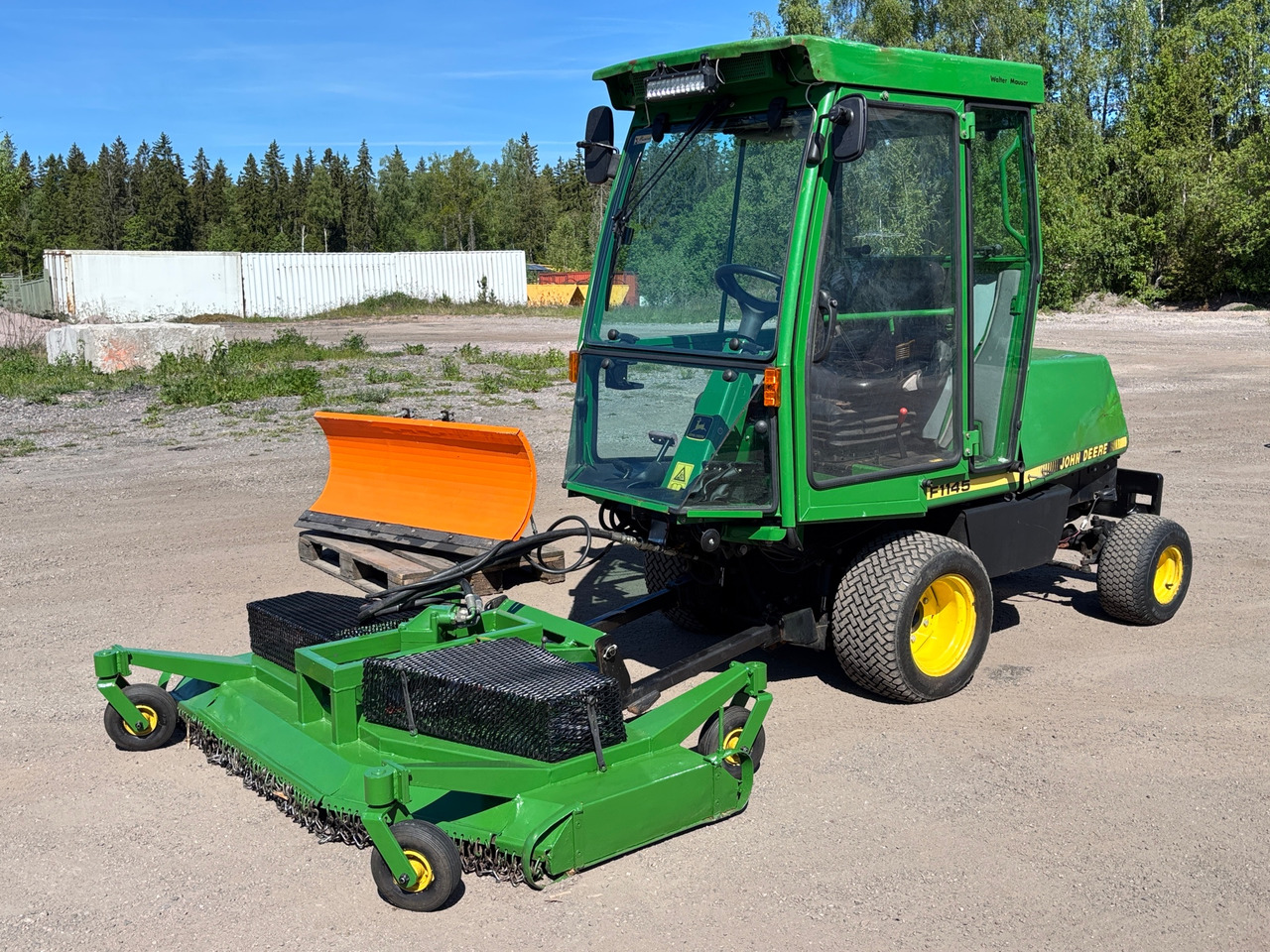 John Deere F1145 - سيارة بلدية: صور 1 John Deere F1145 - سيارة بلدية: صور 1