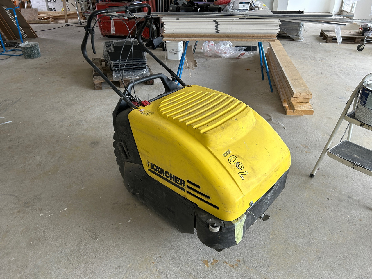 Kärcher KSM 750 - مكنسة: صور 1 Kärcher KSM 750 - مكنسة: صور 1
