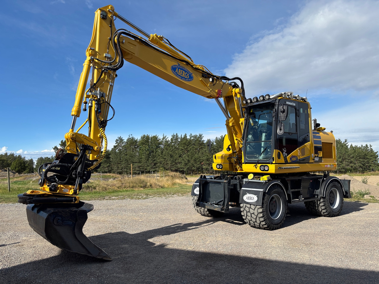 Komatsu PW160-11 - حفارة: صور 1 Komatsu PW160-11 - حفارة: صور 1