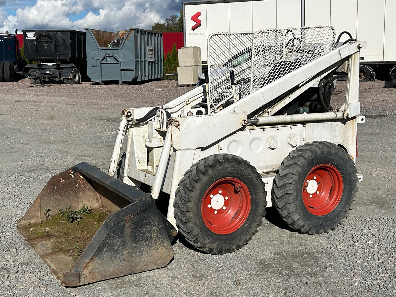 Melroe Bobcat - اللودر بعجل: صور 1 Melroe Bobcat - اللودر بعجل: صور 1