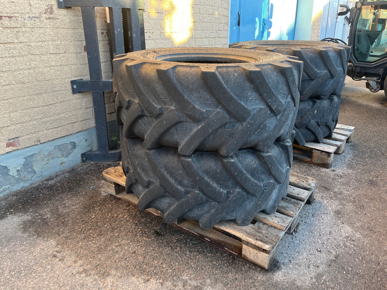 Mitas Traction TR-01 - الإطارات - آلات البناء: صور 1 Mitas Traction TR-01 - الإطارات - آلات البناء: صور 1