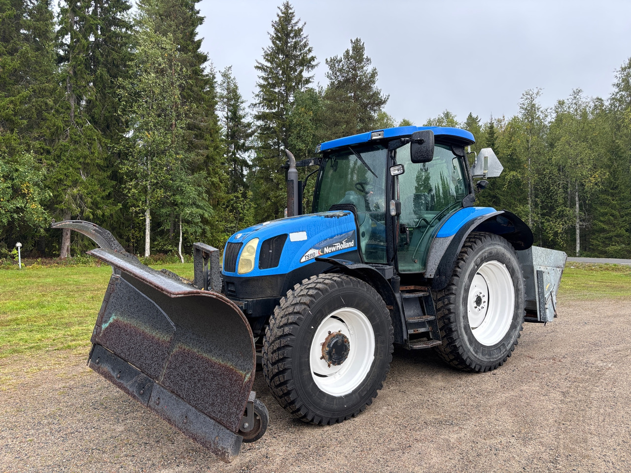 New Holland TS110A - جرار: صور 1 New Holland TS110A - جرار: صور 1