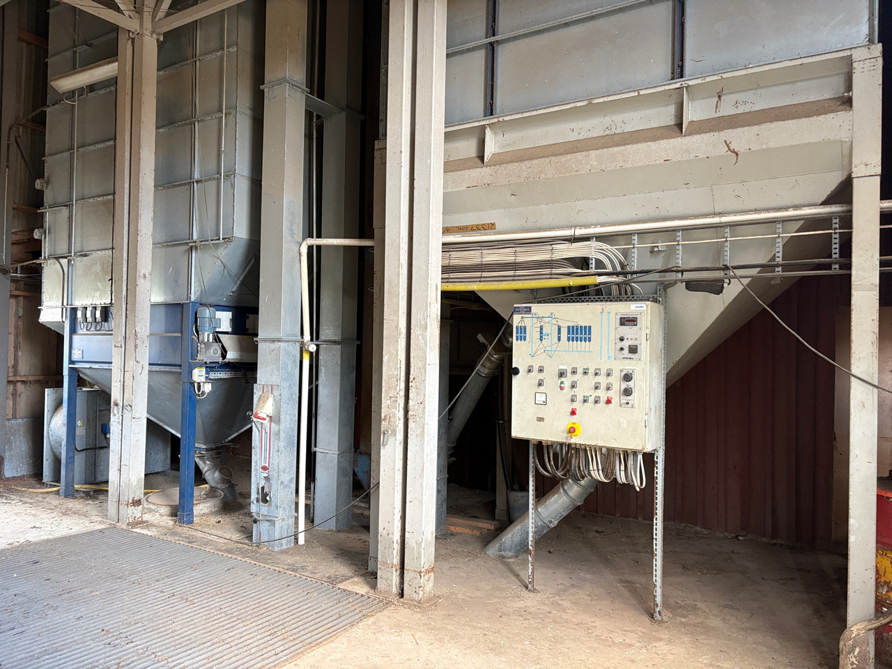 Svegma 242R - المعدات لتربية الماشية: صور 1 Svegma 242R - المعدات لتربية الماشية: صور 1