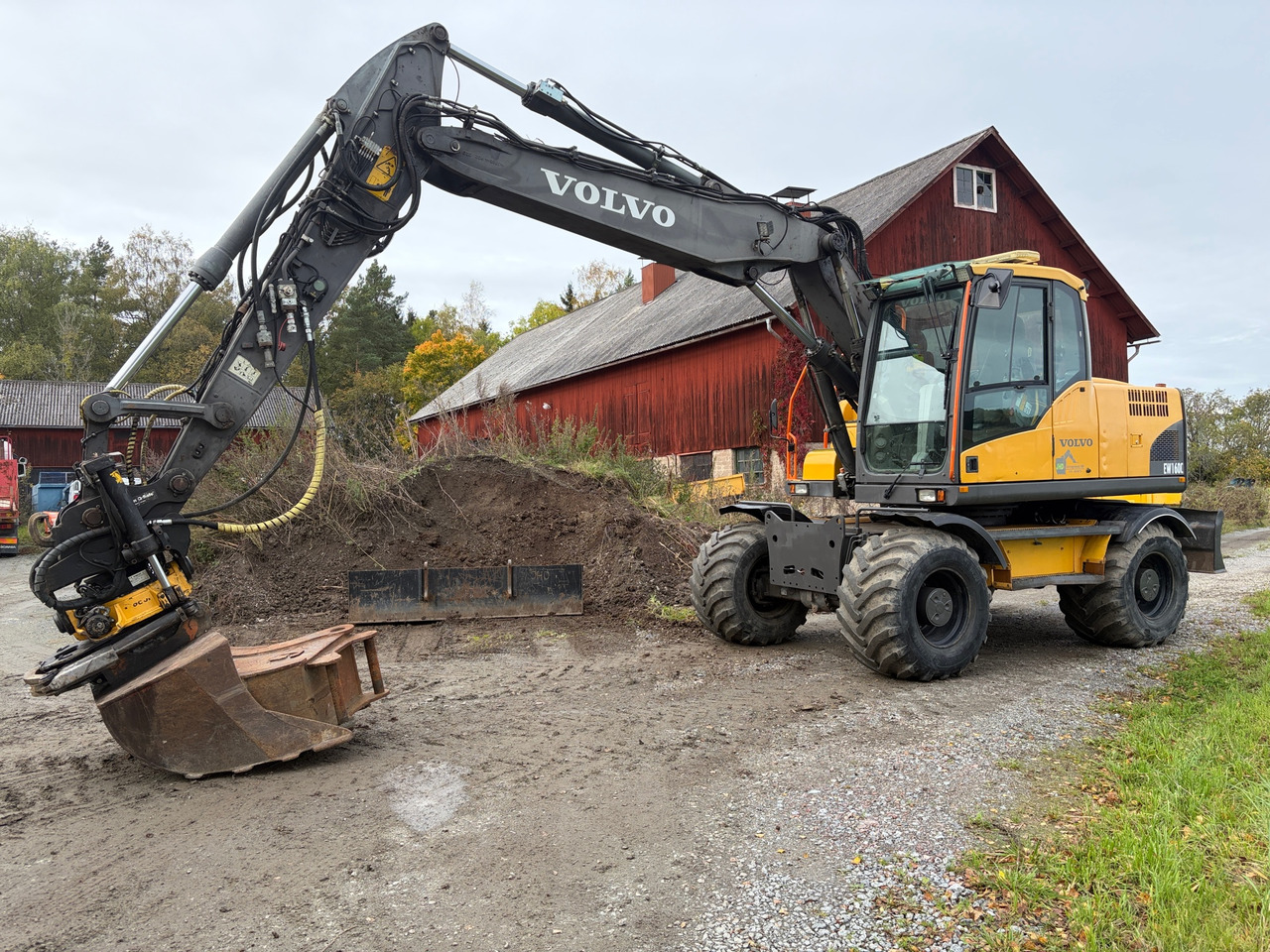 Volvo EW160C - حفارة: صور 1 Volvo EW160C - حفارة: صور 1