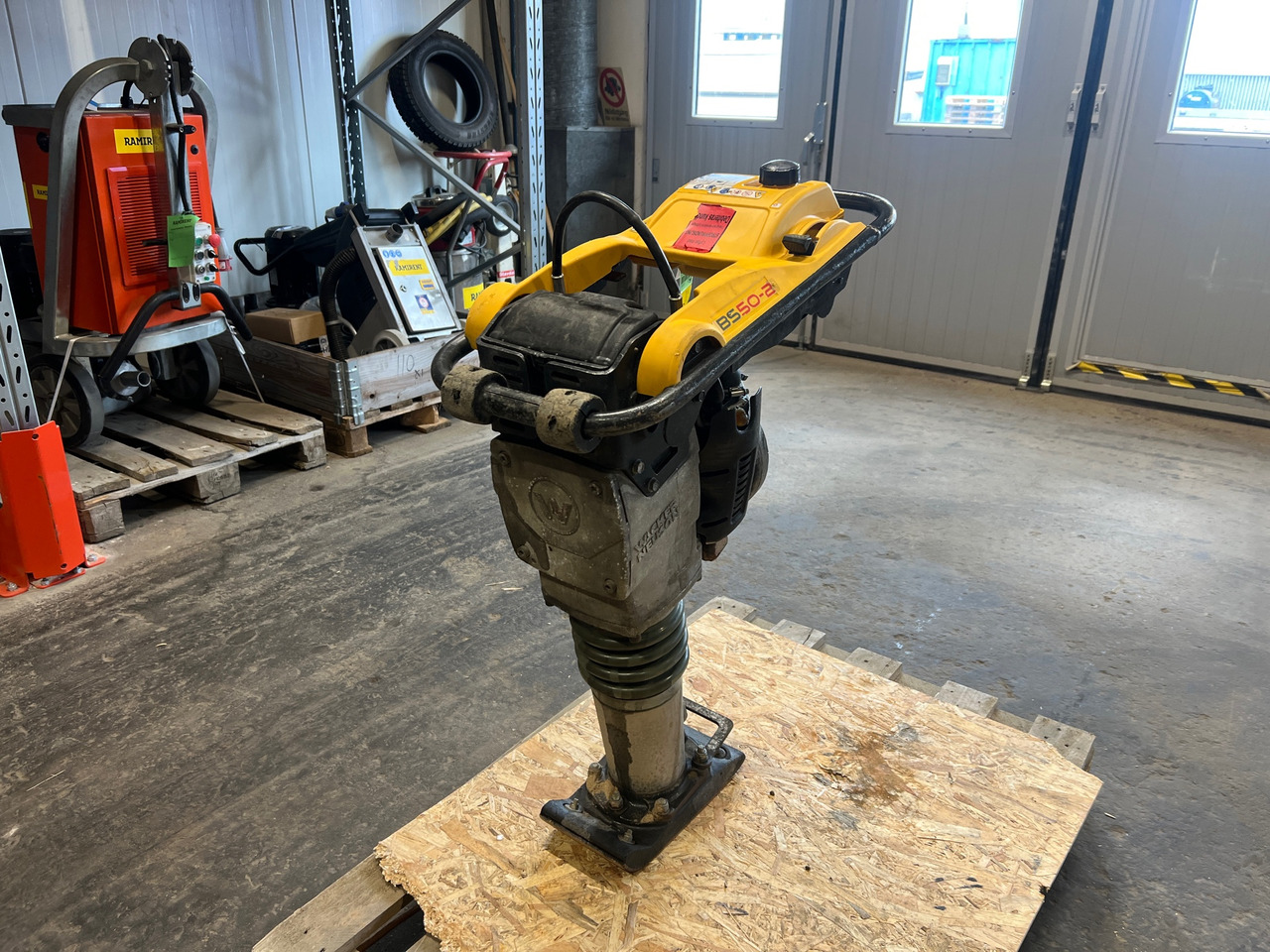Wacker Neuson BS50-2 - صفائح اهتزازية: صور 1 Wacker Neuson BS50-2 - صفائح اهتزازية: صور 1