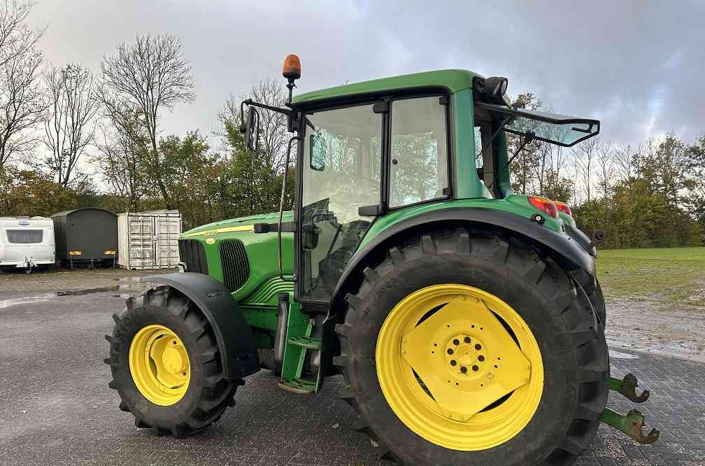 John Deere 6220 premium, 7500 uur MARGEPRIJS - جرار: صور 2 John Deere 6220 premium, 7500 uur MARGEPRIJS - جرار: صور 2