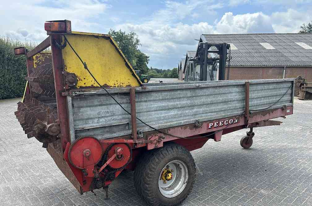 Peecon mestwagen, mestverspreider - نثر السماد: صور 4 Peecon mestwagen, mestverspreider - نثر السماد: صور 4