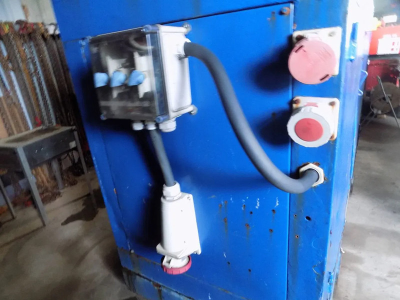 Bredenoord daf generator stroom generator 100 KVA - مجموعة المولدات: صور 5 Bredenoord daf generator stroom generator 100 KVA - مجموعة المولدات: صور 5