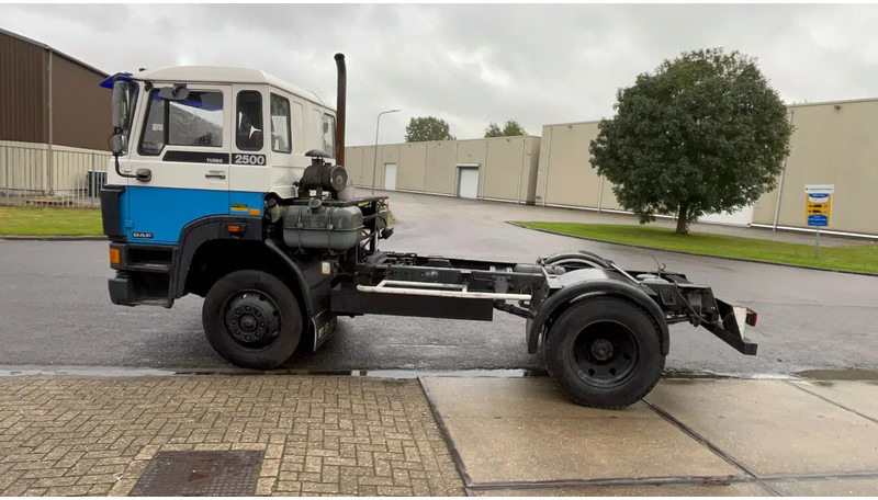 DAF 2500 Daf 2500 TI chassis - شاحنة جرار: صور 3 DAF 2500 Daf 2500 TI chassis - شاحنة جرار: صور 3