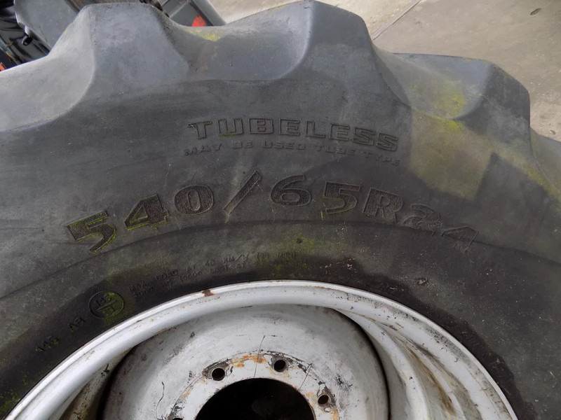 GOOD YEAR banden met velg good year banden met velg 540/65 R 24 - حصادة شاملة: صور 2 GOOD YEAR banden met velg good year banden met velg 540/65 R 24 - حصادة شاملة: صور 2